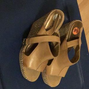 Women’s barely worn leather upper wedges